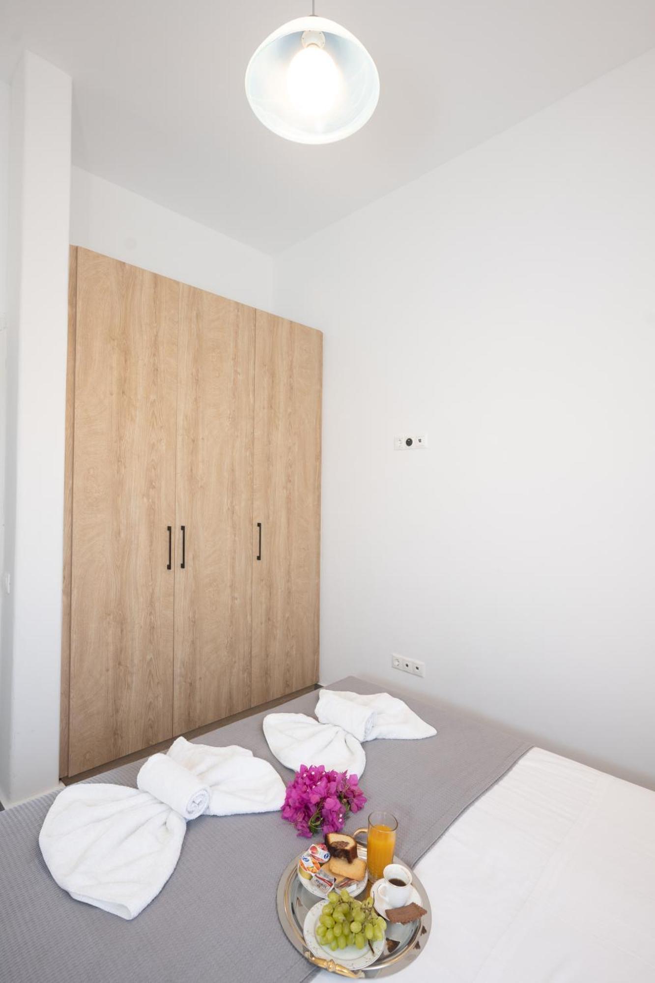 Spilia Mykonos *