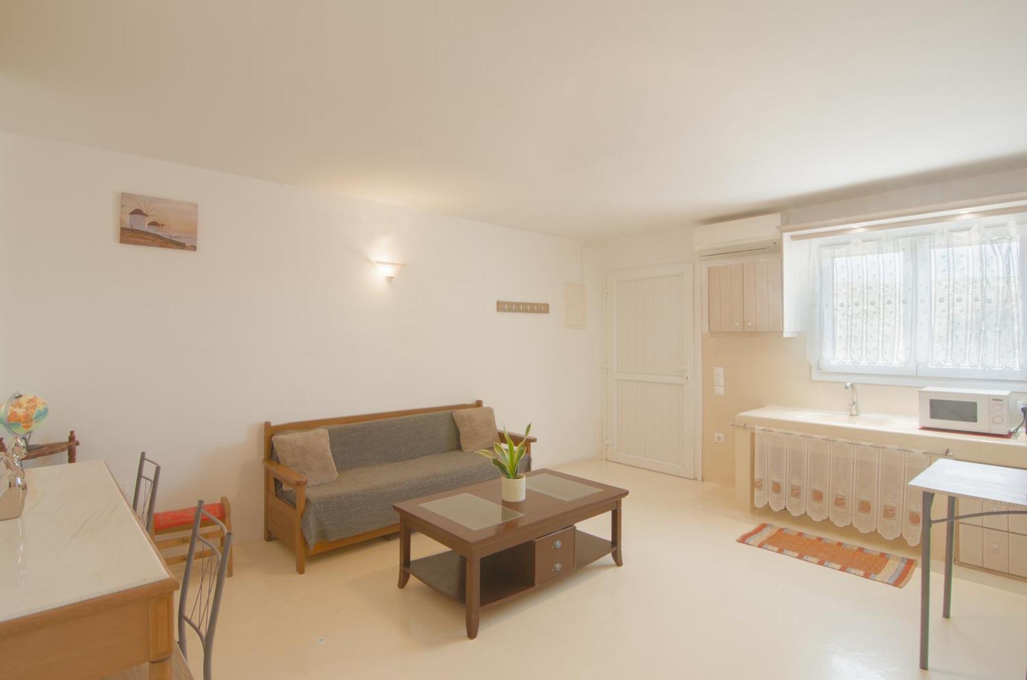 Spilia Mykonos Agrari (Mykonos)